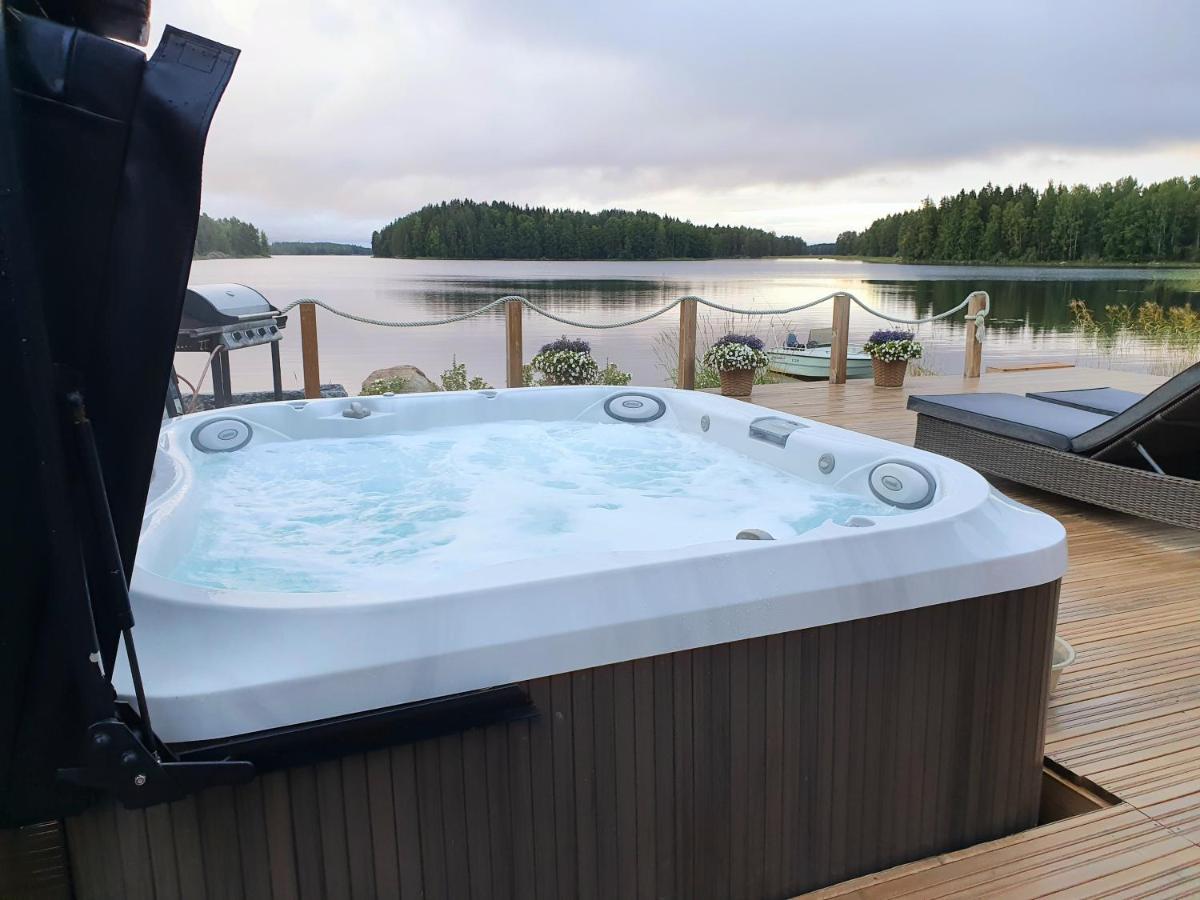 Stunning Log Cabin 45M2 On The Shore Of Kallavesi. Kuopio Extérieur photo